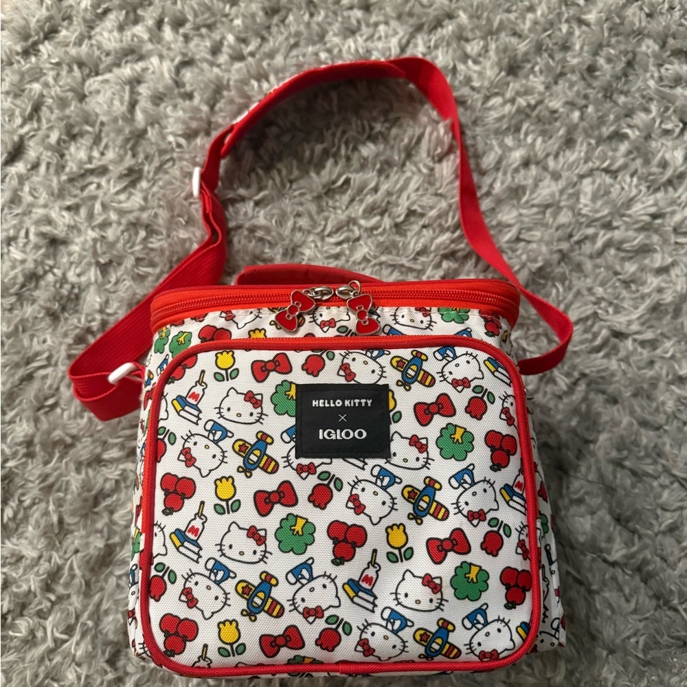 Igloo Hello Kitty Red and White Cooler Bag